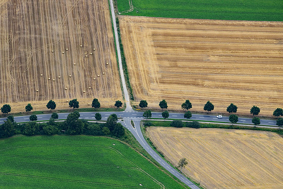 08-DE - Kreuzung der Felder